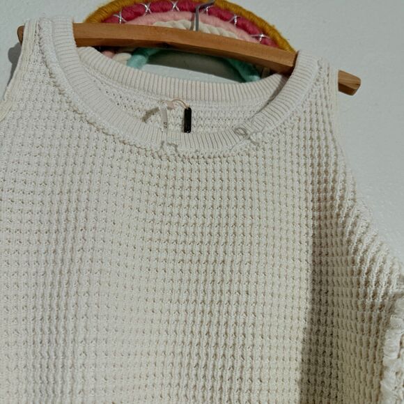 Free People Cold Shoulder 100% Cotton Knitted
Crocheted Sweater Size XS - Picture 2 of 5